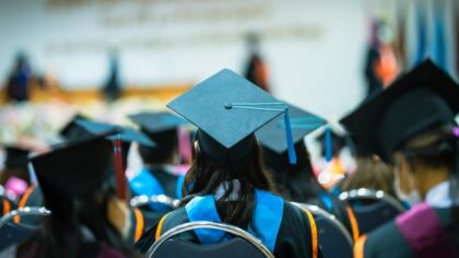 ilustrasi wisudaperpisahan 1 169