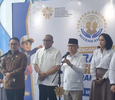 menteri p2mi mukhtarudin saat ditemui wartawan setelah meluncurkan gerakan nasional migran aman senin 1852026 cnbc indonesiach 1779081022533 169